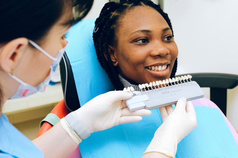 Lire la suite à propos de l’article Implant Dentaire : Avantages et Inconvénients
