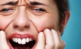 Douleur Dentaire lorsque vous mordez: Causes et Traitements