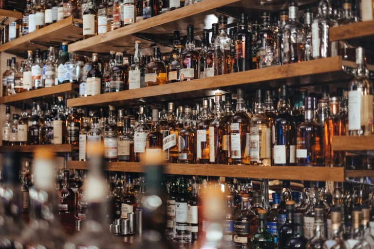 Lire la suite à propos de l’article L’impact de la consommation d’alcool sur la santé dentaire au Maroc :Guide complet de Dental Xpert pour minimiser les risques.