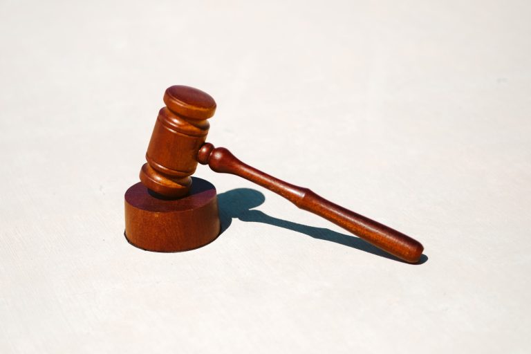 Lire la suite à propos de l’article Un dentiste américain condamné pour fraude aux aides COVID-19